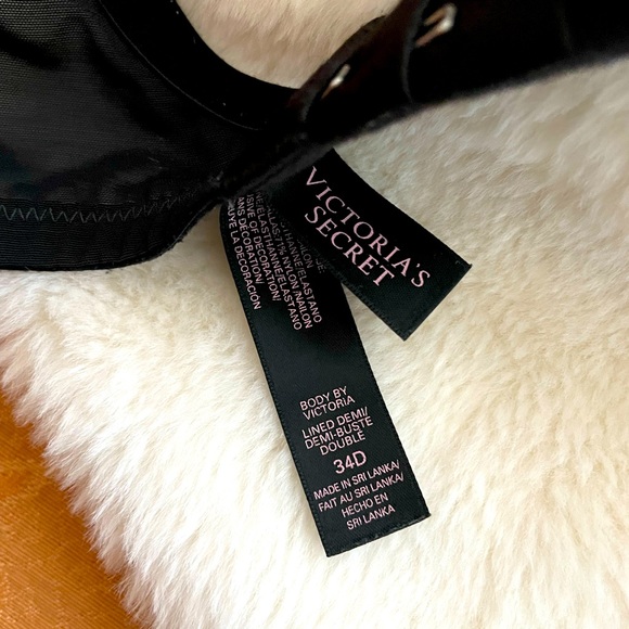 Victorias Secret Bra - Picture 2 of 3